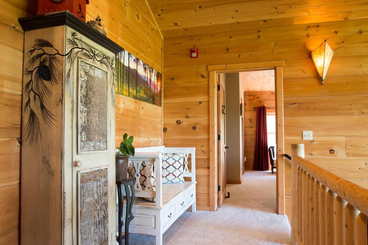 Lazy Bear Lodge Valle Crucis Eksteriør bilde